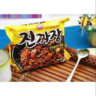 Mì sốt tương đen ottogi 135g