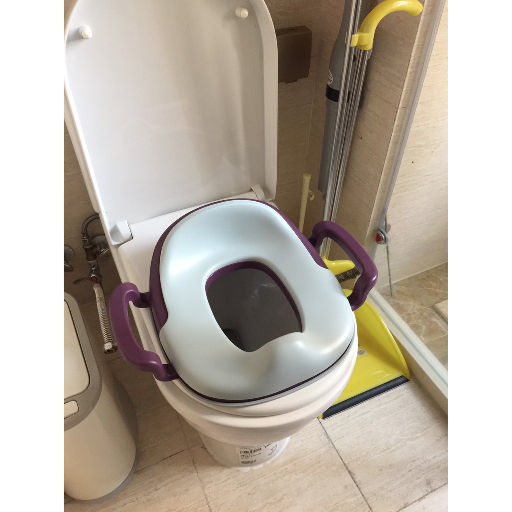 Bệ Ngồi Toilet Có Tay Vịn - BabyCare