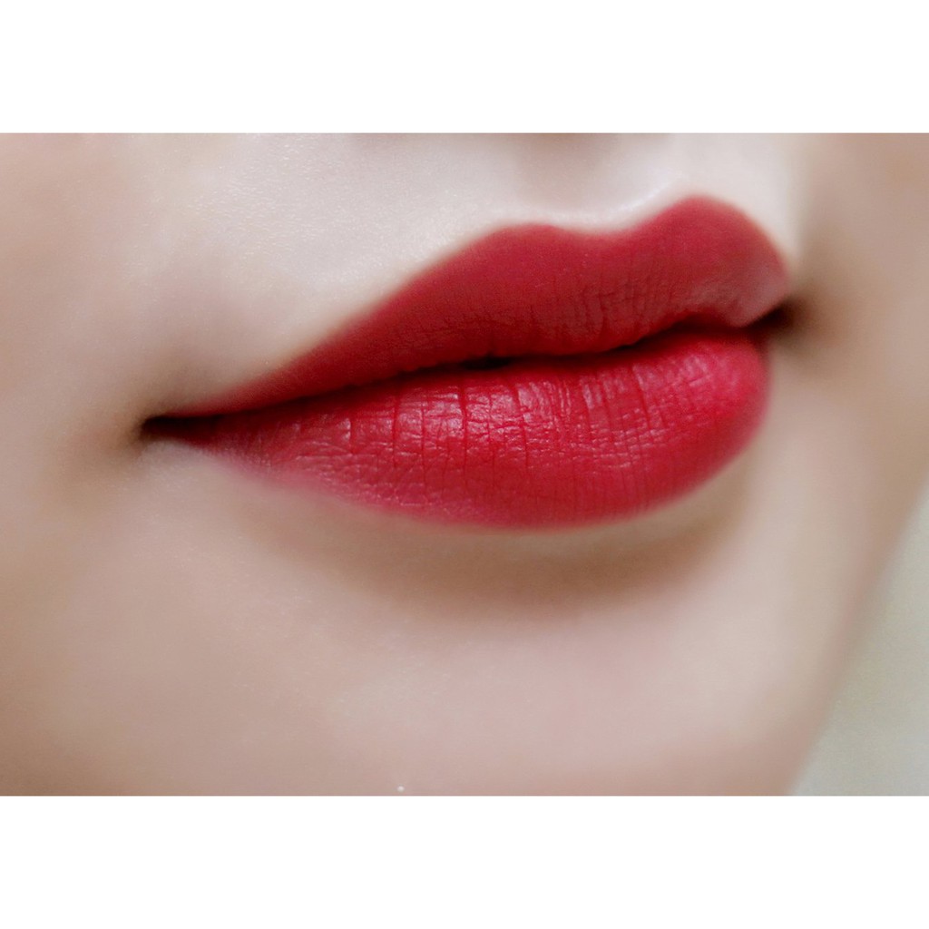 Son Mac Ruby Woo Màu Đỏ Tươi Tôn Da