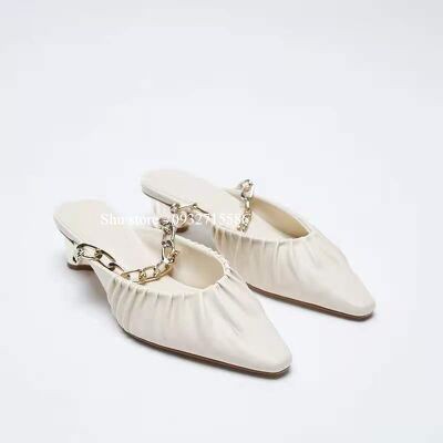 SHU STORE - DÉP SỤC NỮ THỜI TRANG QUAI NHÚN ĐÍNH XÍCH VÀNG