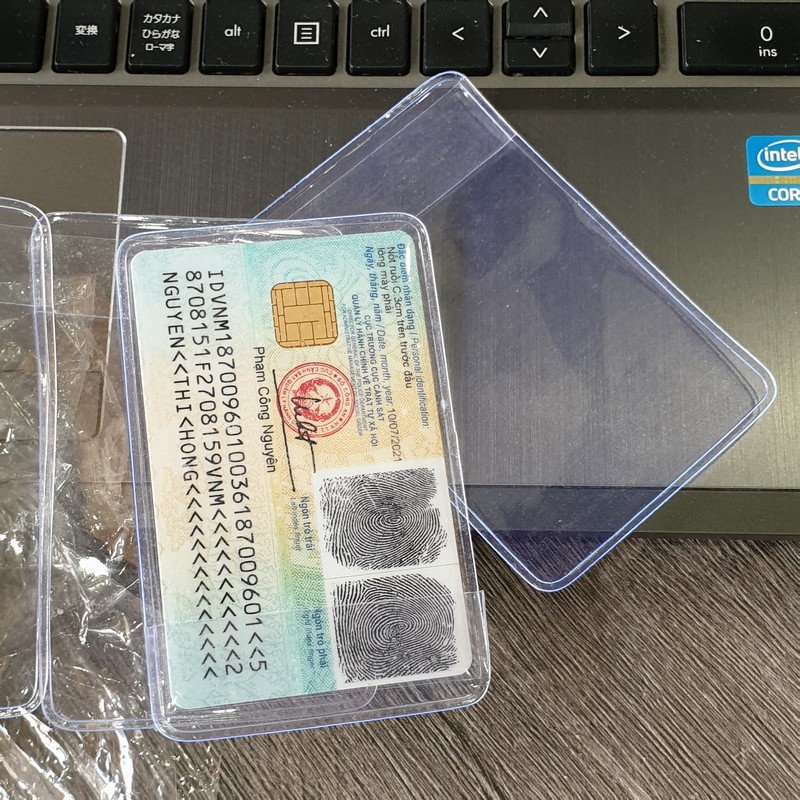 Combo 200 bọc chống xước chip CCCD - ATM, Vỏ bọc căn cước công dân, thẻ tín dụng trong suốt có nắp bảo vệ thẻ LỐC 200