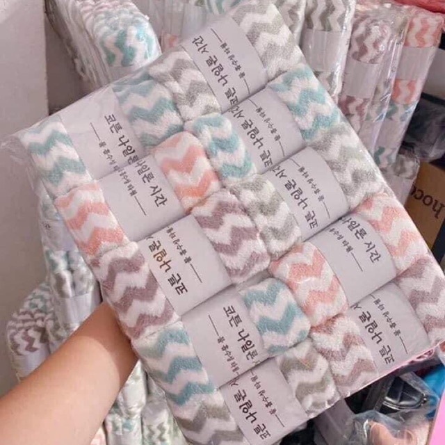 Khăn mặt lông cừu Hàn Quốc vân kẻ sọc 30cm x 50cm