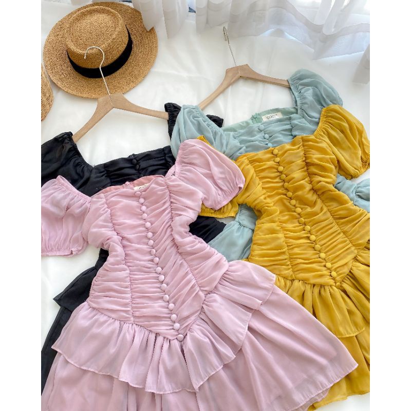 Đầm nút bọc chân bèo 😗😗𝙃𝙖̀𝙣𝙜 𝙩𝙝𝙞𝙚̂́𝙩 𝙠𝙚̂́ 𝙜𝙞𝙖̉𝙢 𝙨𝙤̂́𝙘 😗😗tay ngắn phồng đính cúc dáng xòe thời trang nữ | BigBuy360 - bigbuy360.vn