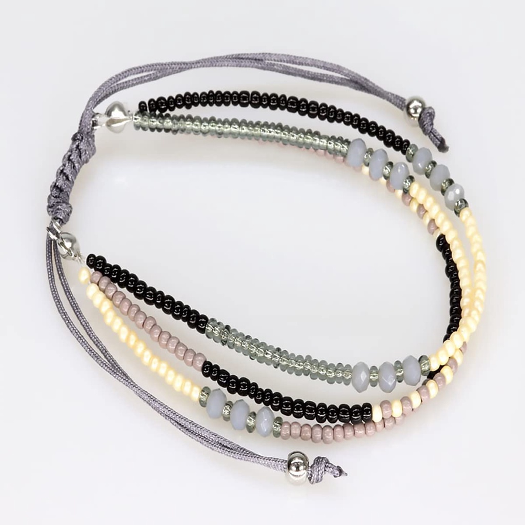 Lắc chân nhiều lớp phong cách Bohemian