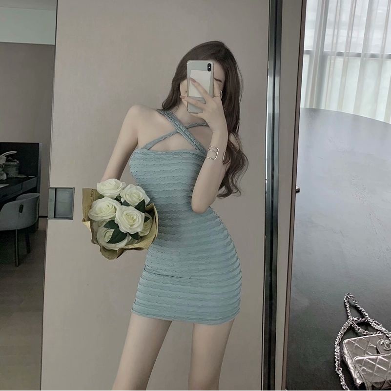 Đầm ôm hai dây phong cách Hàn Quốc quyến rũ cho nữ