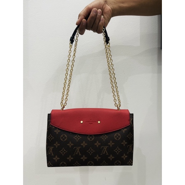 Túi xách đeo vai kẹp nách và đeo chéo L.V da thật, size 23-24, hiệu cod đầy đủ, có ảnh thật shop chụp