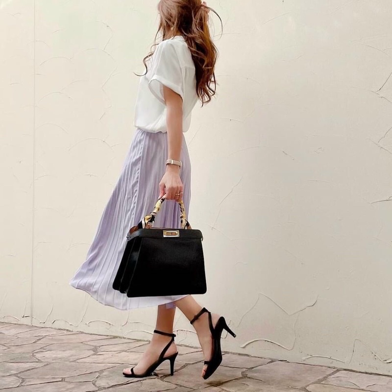 Áo sơmi trắng Gu nhật size xs, s