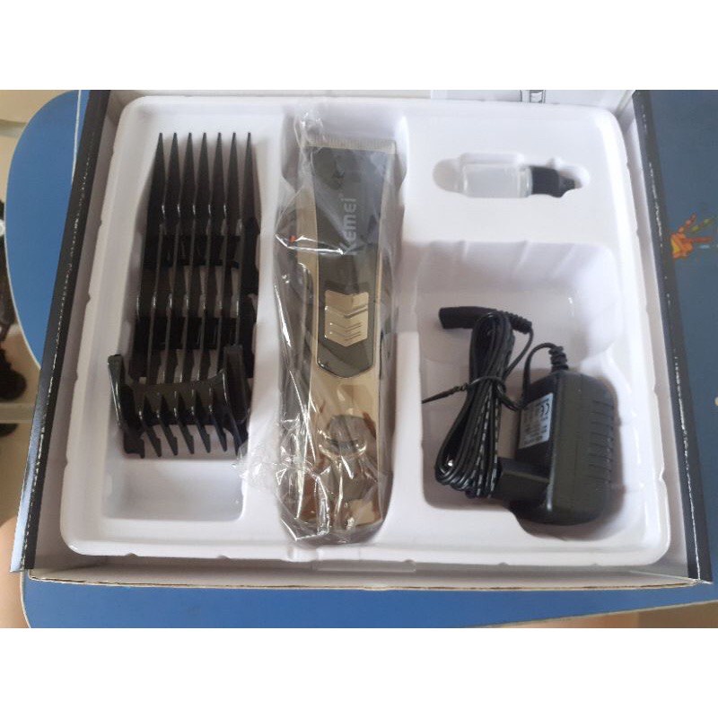 Tông đơ cắt tóc gia đình Tăng đơ cắt tóc cho bé chuẩn salon Kemei KM-2820 thiết kế nhỏ gọn dễ sử dụng an toàn