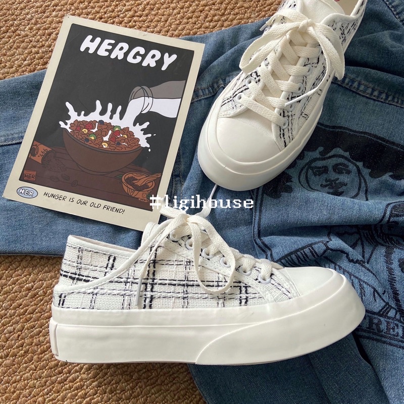 Giày thể thao nữ đế bằng giẫm gót, giày nữ đạp gót đế bánh mì hoạ tiết kẻ độc đáo