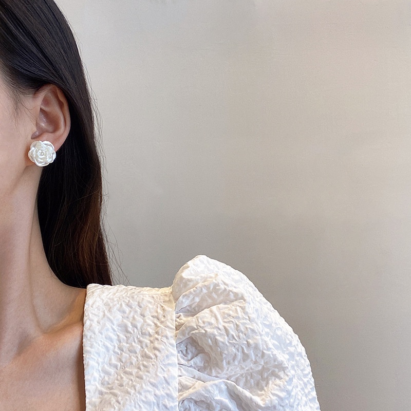 Khuyên Tai Hình Hoa Hồng Trắng Đơn Giản Phong Cách Retro Kiểu Nhật Hàn Độc Đáo