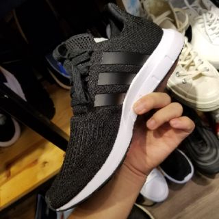 Giầy swift run cho nữ