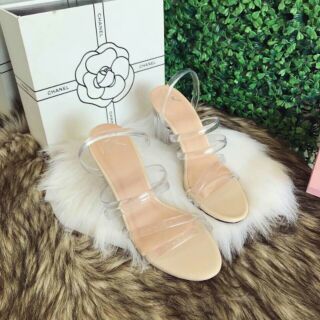 Sandal quai trong