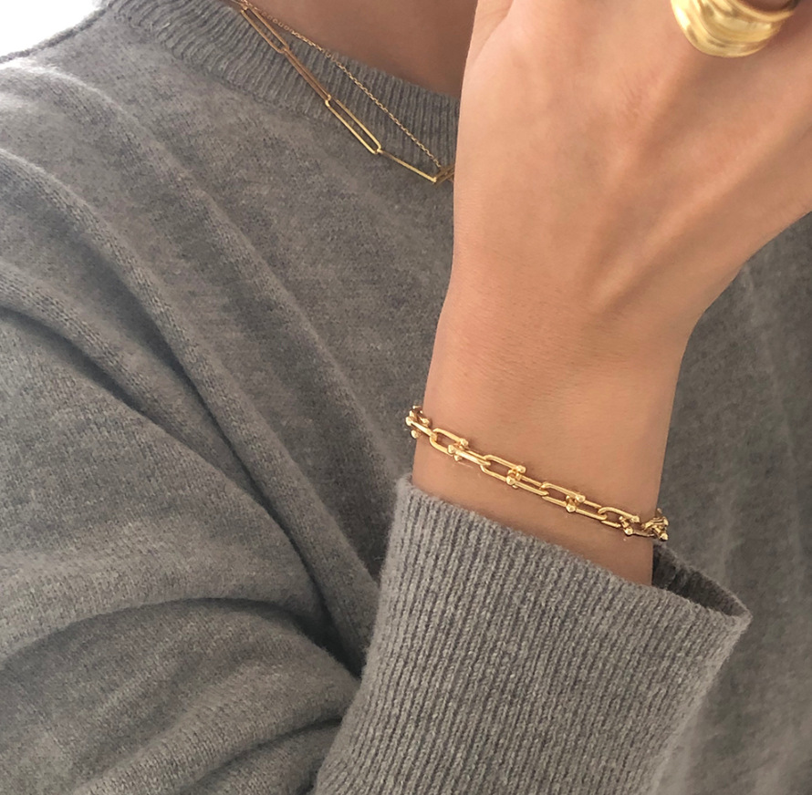 Vòng tay chữ U đơn giản hợp thời trang