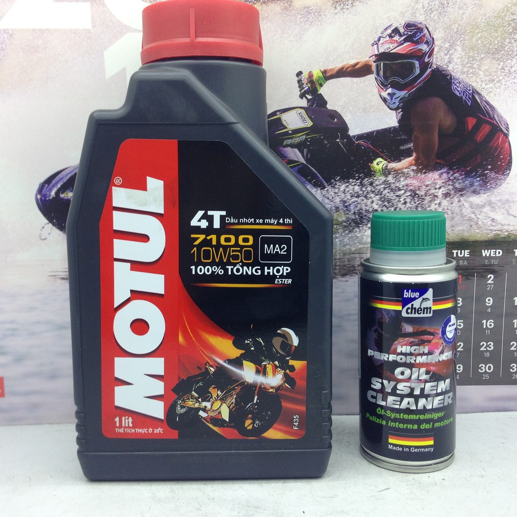 Nhớt Motul 7100 10W50 và súc động cơ Bluechem