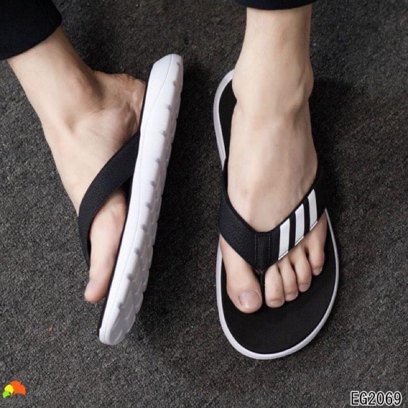 Dép xỏ ngón adiddas