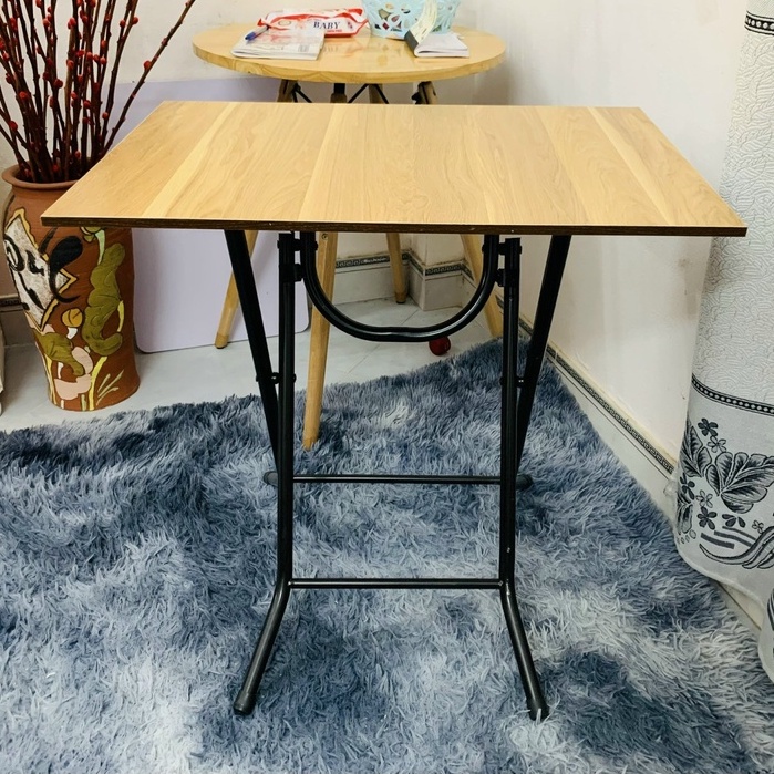 Bàn chân cao 70cm mặt 50/70cm gấp gọn