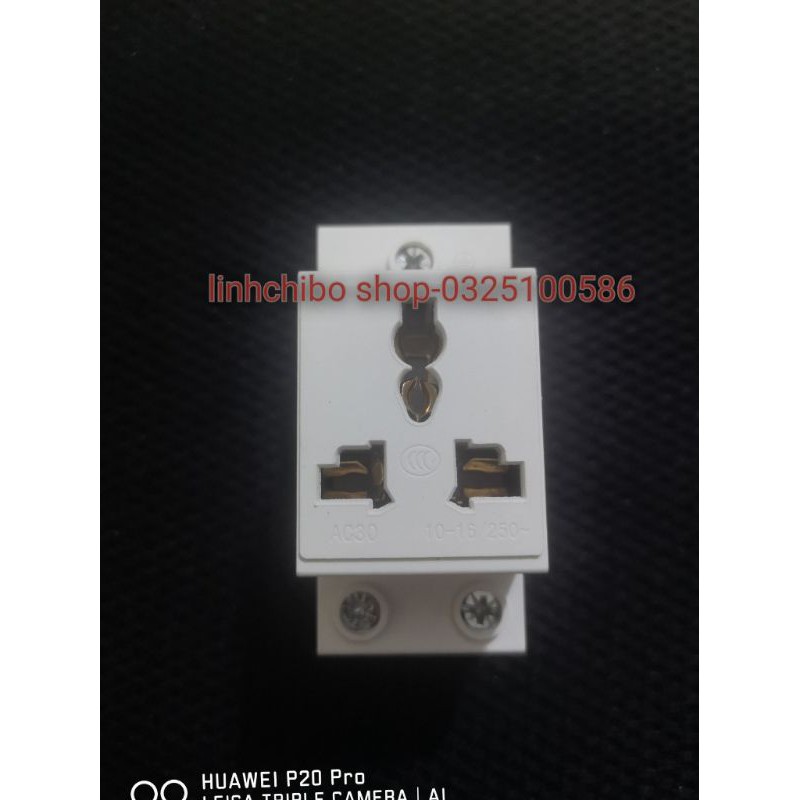 Ổ cắm 3 chấu gài thanh din tốt