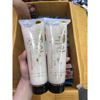 Tẩy tế bào chết body