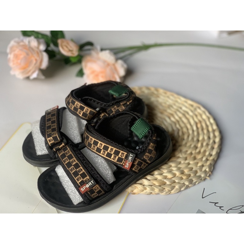 sandal trẻ em