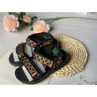 Sandal trẻ em