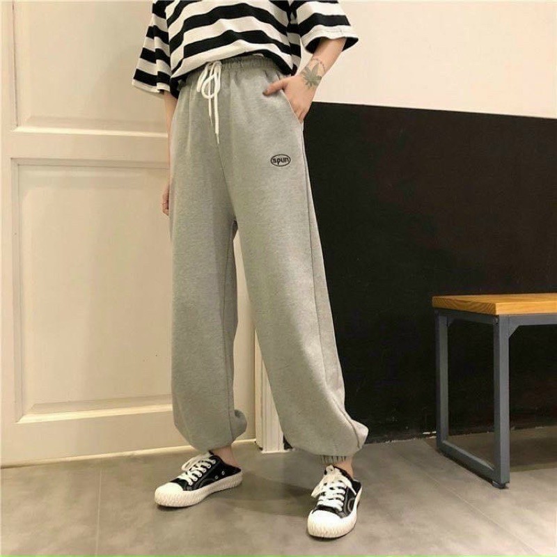 quần jogger nỉ da cá thêu chữ
