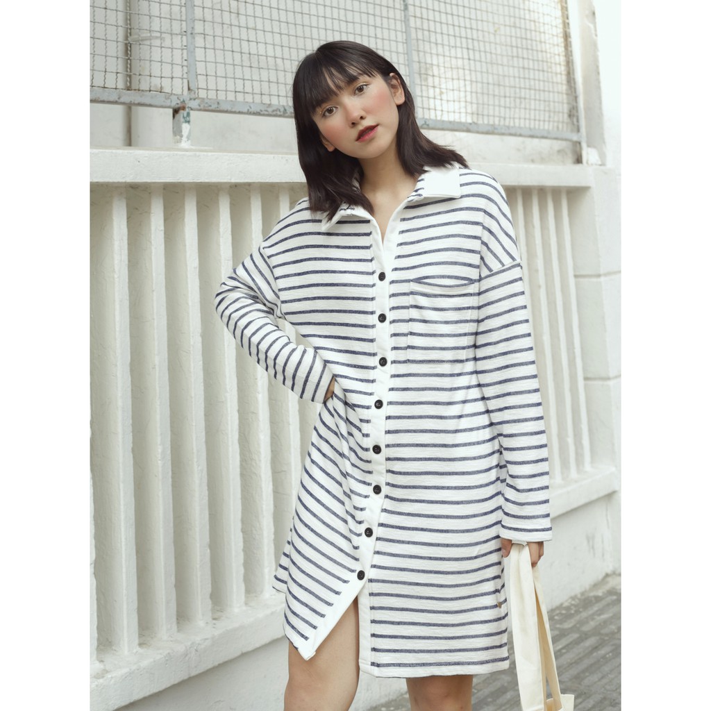 Đầm nữ cổ polo kẻ sọc tay lửng thời trang GAGO open collar stripe mini dress sọc trắng đen GG3192 | BigBuy360 - bigbuy360.vn