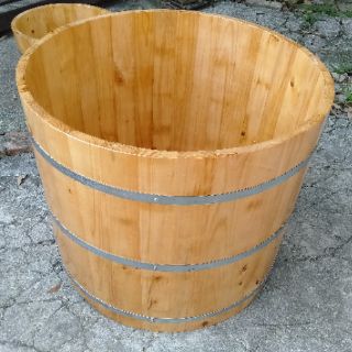 Bồn tắm tròn gỗ thông