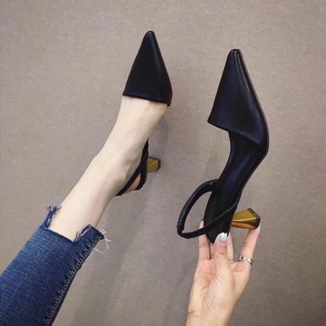 SANDAL MŨI NHỌN GÓT VÀNG HOT TREND