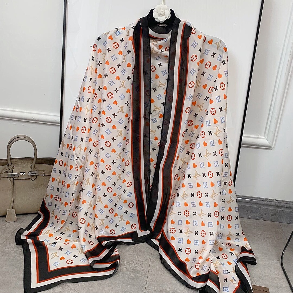 Khăn Choàng Lụa Dáng Dài In Chữ Nhiều Màu Sắc Thời Trang Sang Trọng Cho Nữ