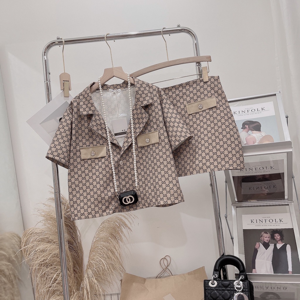 Set croptop chân váy nắp túi đồ bộ nữ họa tiết chữ NN433