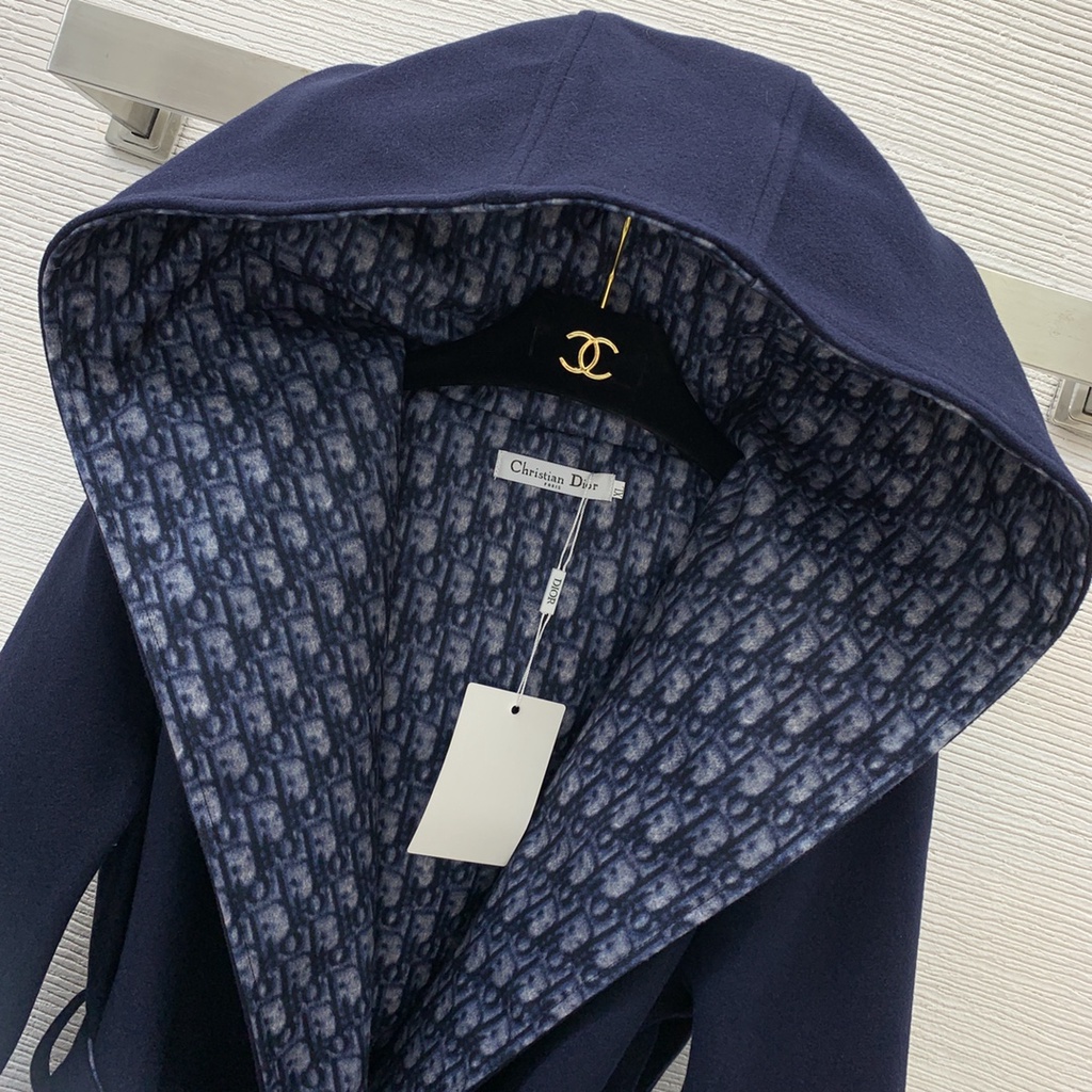Áo khoác nữ dài tay có mũ trùm đầu phối thắt lưng thời trang cao cấp Christian Dior CD