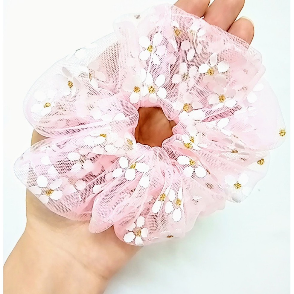 CỘT TÓC SCRUNCHIES VẢI HOA CÚC LƯỚI THỜI TRANG