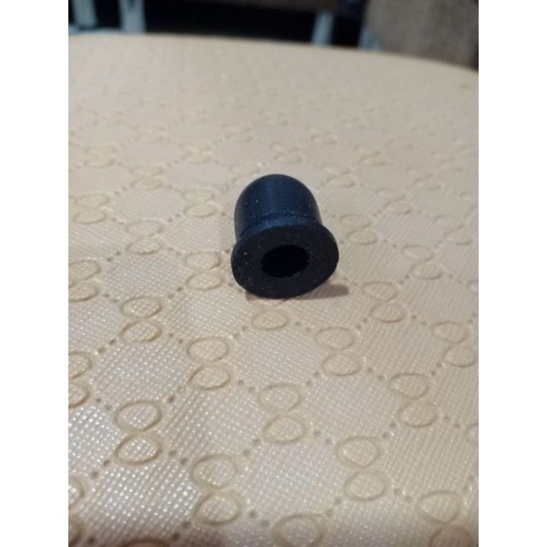 Vú bơm xăng máy cắt cỏ