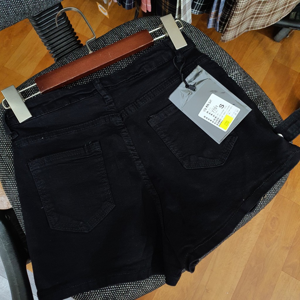 QUẦN SHORT JEAN MÀU ĐEN KHÓA ĐÙI