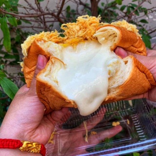 Bánh mì phô mai chà bông tan chảy 400gr bánh lớn ( hình thật nhận đặt trước 1 ngày ib )
