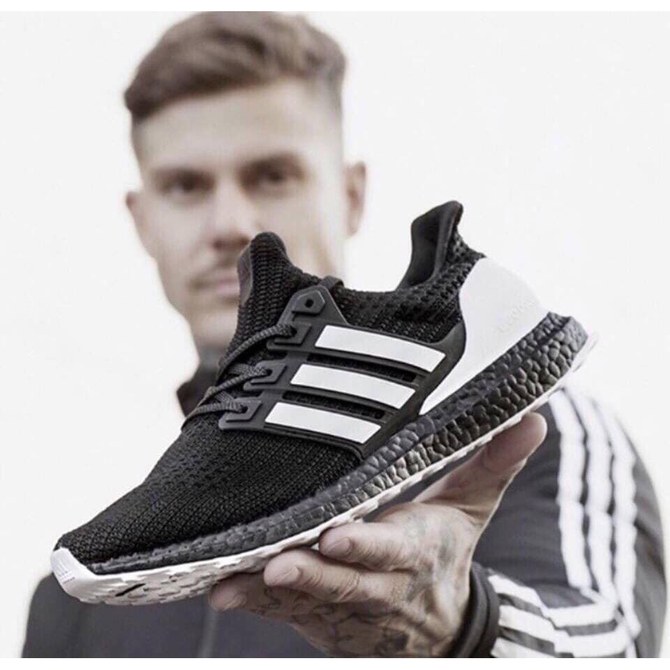GIÀY ULTRA BOOST MÀU ĐEN SỌC TRẮNG Đẹp Nhất