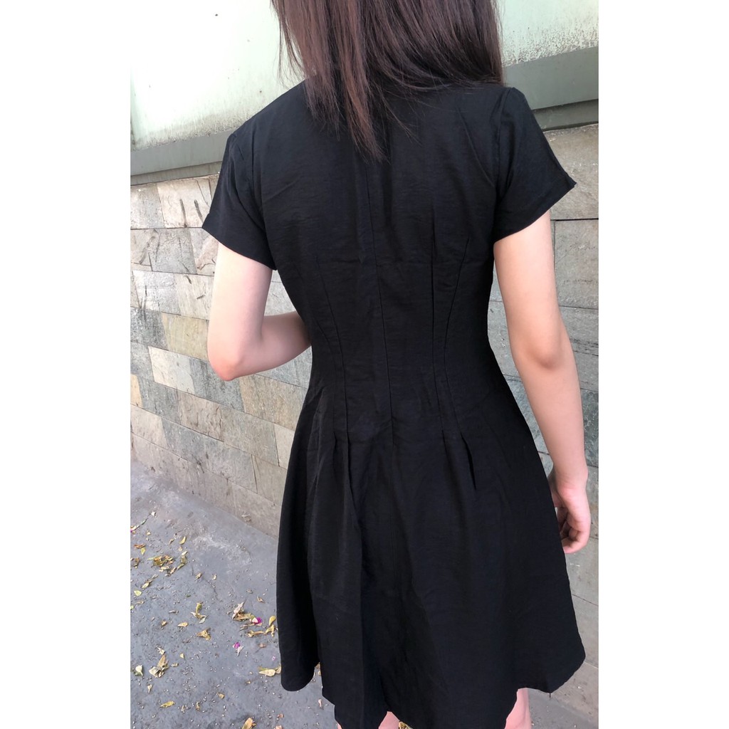 [XẢ KHO] Váy Đen Xoè Cổ Chữ V Dễ Thương Cá Tính | BigBuy360 - bigbuy360.vn