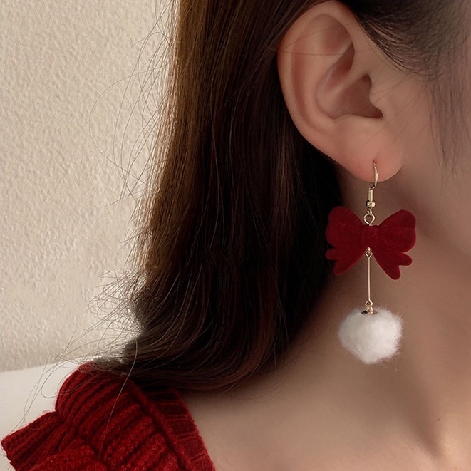 Khuyên tai thời trang thu đông ấm áp dành cho nữ