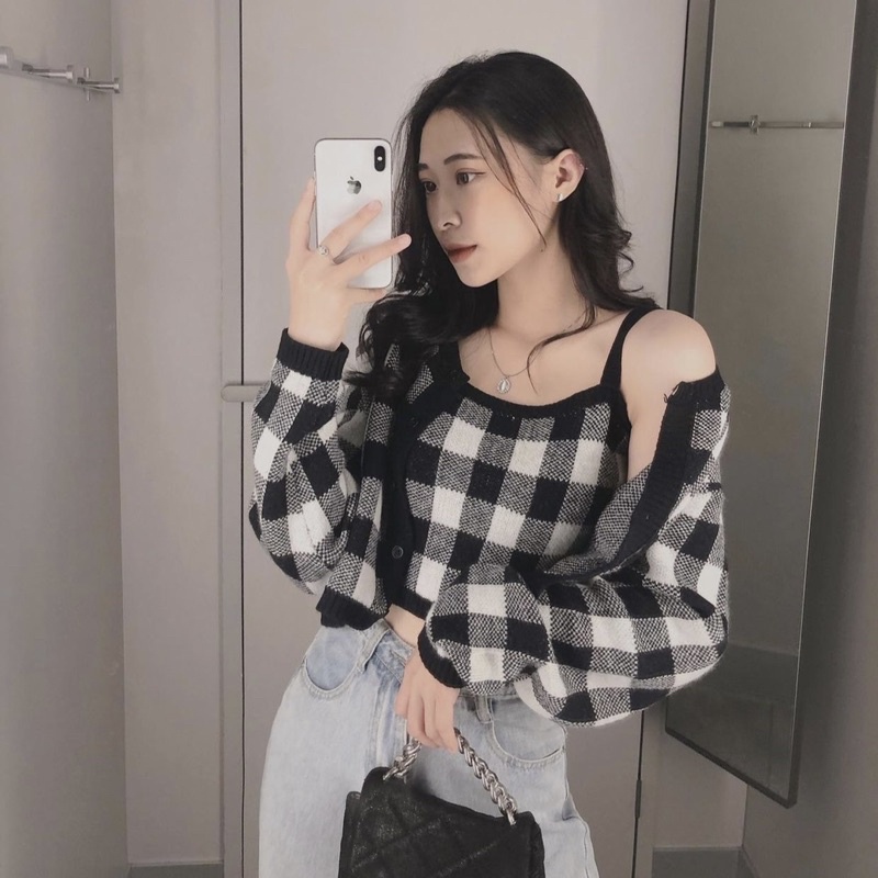 Set áo 2 dây kèm cadigan hoạ tiết kẻ caro siêu hot | BigBuy360 - bigbuy360.vn