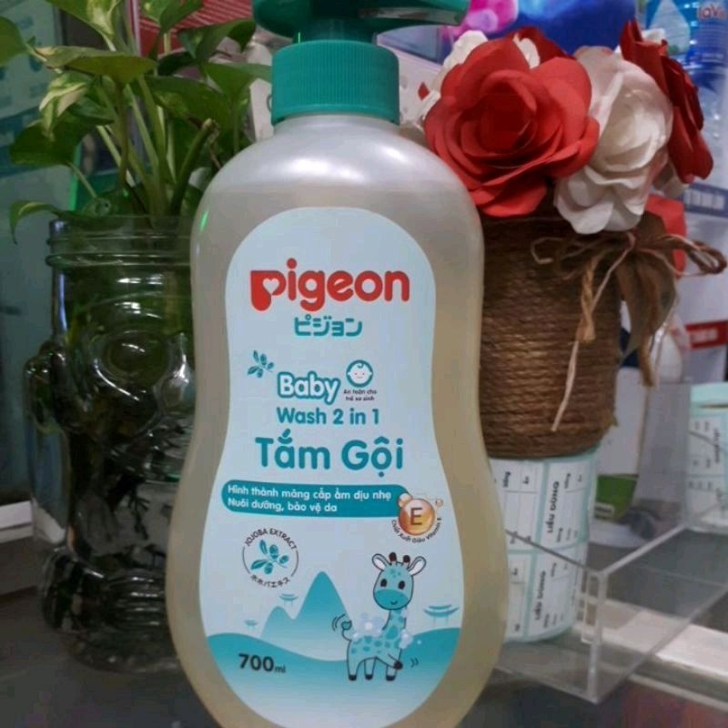 Tắm Gội 2 trong1 Pigeon: 700ml