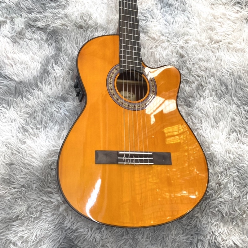 Đàn guitar classic IBanez GA5TCE có gắn sẵn EQ thùng mỏng. Kèm phụ kiện. BH 12 tháng