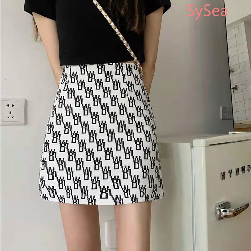 Chân Váy Hoạ Tiết Chữ In Thiết Kế Ôm Sát Tôn Dáng