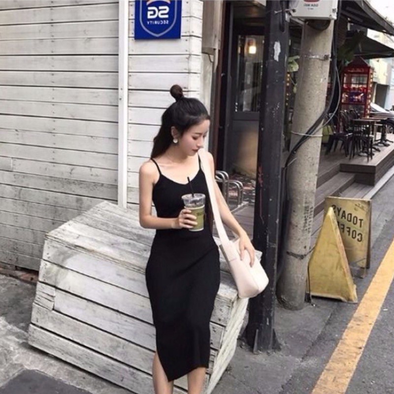 Váy hai dây dệt kim xẻ tà