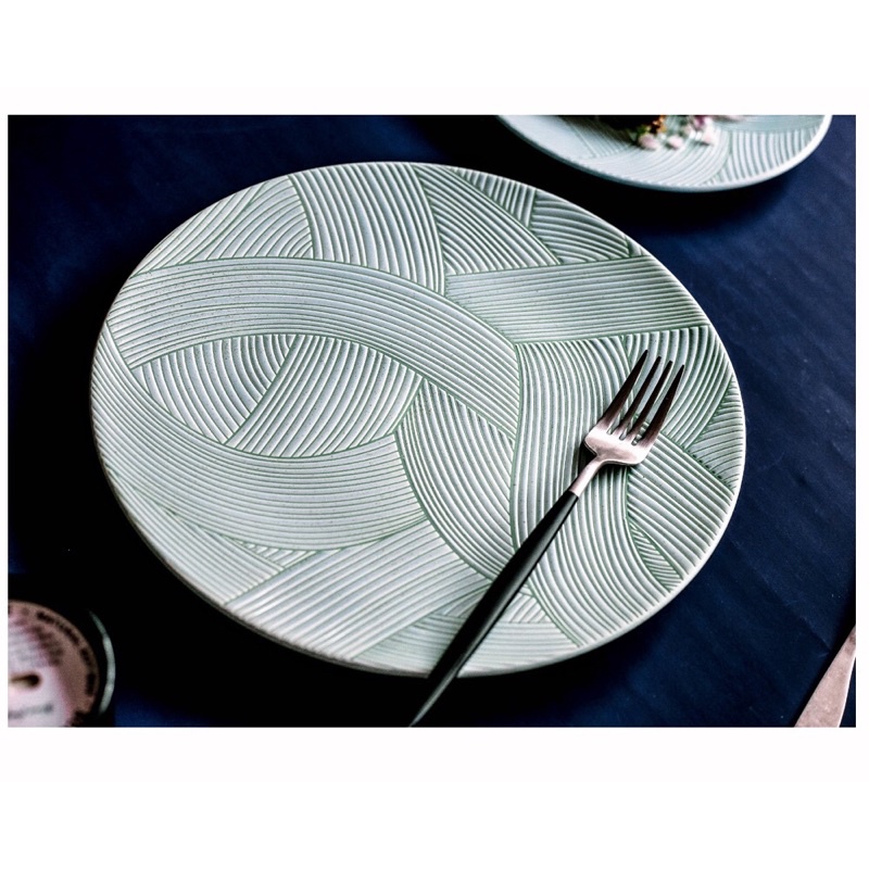 Đĩa ăn chính món Âu vân sọc xanh mint phong cách phương Tây