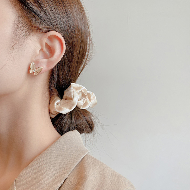 Hoa Tai Dáng Dài Hình Bướm Phối Ngọc Trai Thanh Lịch