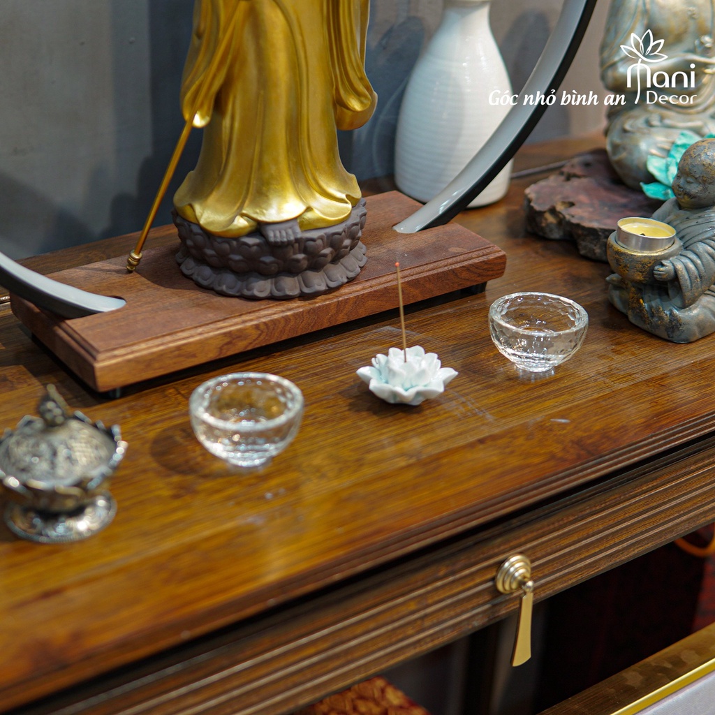 Đế cắm nhang trầm hoa sen chất liệu gốm cao cấp, tráng men bóng - Mani Decor