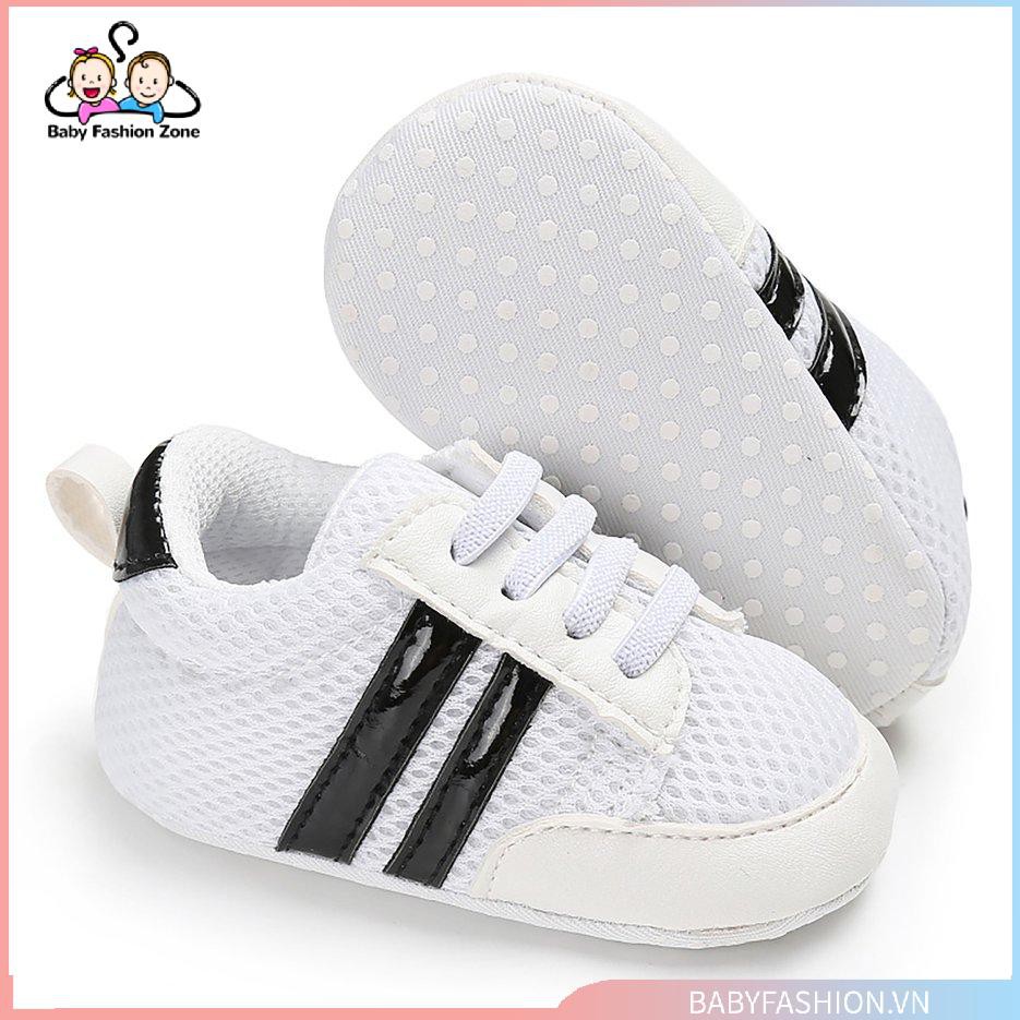 Giày Sneaker Cao Su Tập Đi Chống Trượt Cho Bé (0620)