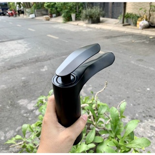 Vòi lavabo chiếc lá đen (20cm)