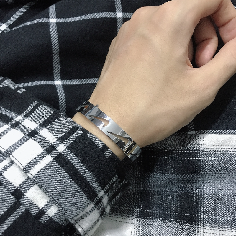 Bộ Vòng Tay Và Nhẫn Nike Chất Liệu Thép Titan Cao Cấp | BigBuy360 - bigbuy360.vn
