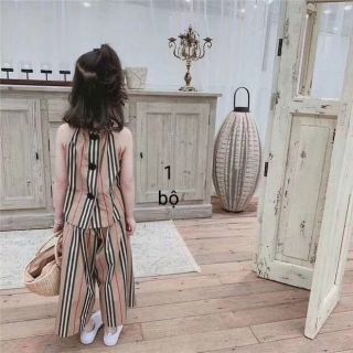 Cặp bộ đôi kẻ BBR sang chảnh, chất thô mềm, bé mặc đi chơi quá đẹp và sang chảnh luôn các bác ạ ❤❤❤ hàng bao đẹp luôn ạ.